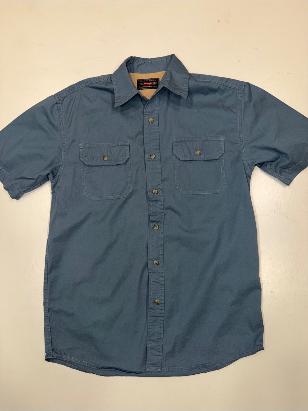 Wrangler Short-Sleeve Button-Down Shirt in Blue